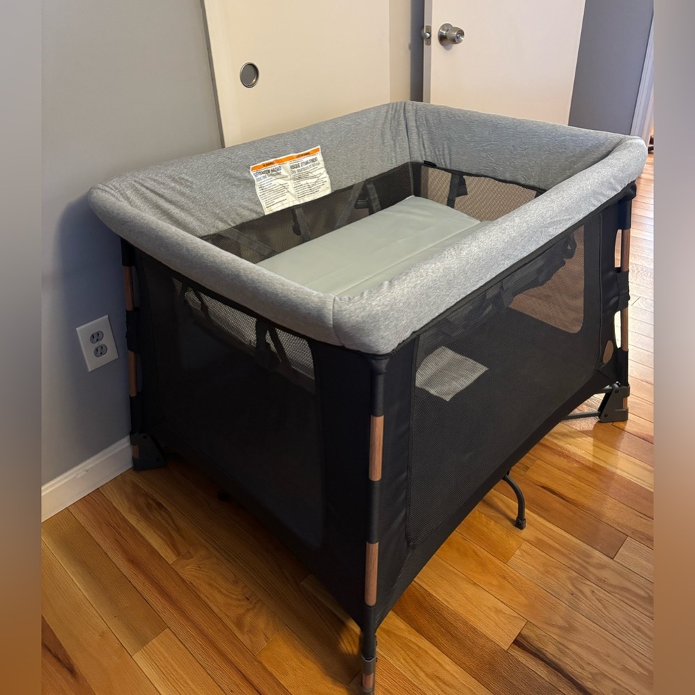 BRAND NEW Maxi-Cosi Swift Lightweight Portable Playard